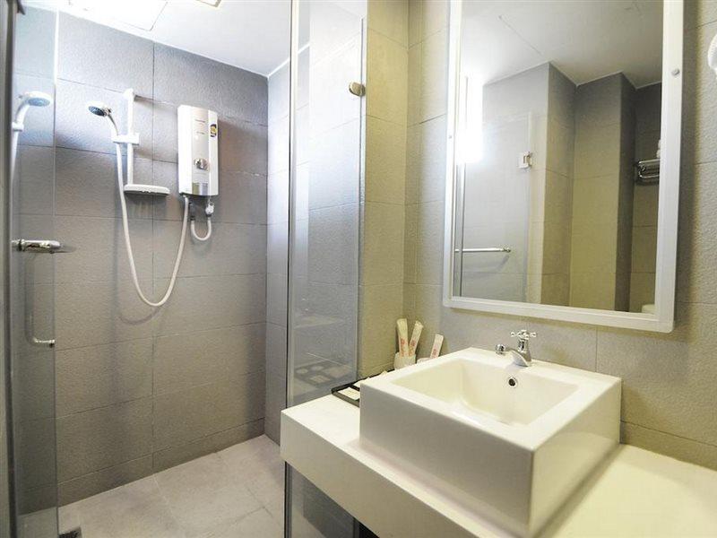 Celyn City Hotel Kota Kinabalu Esterno foto