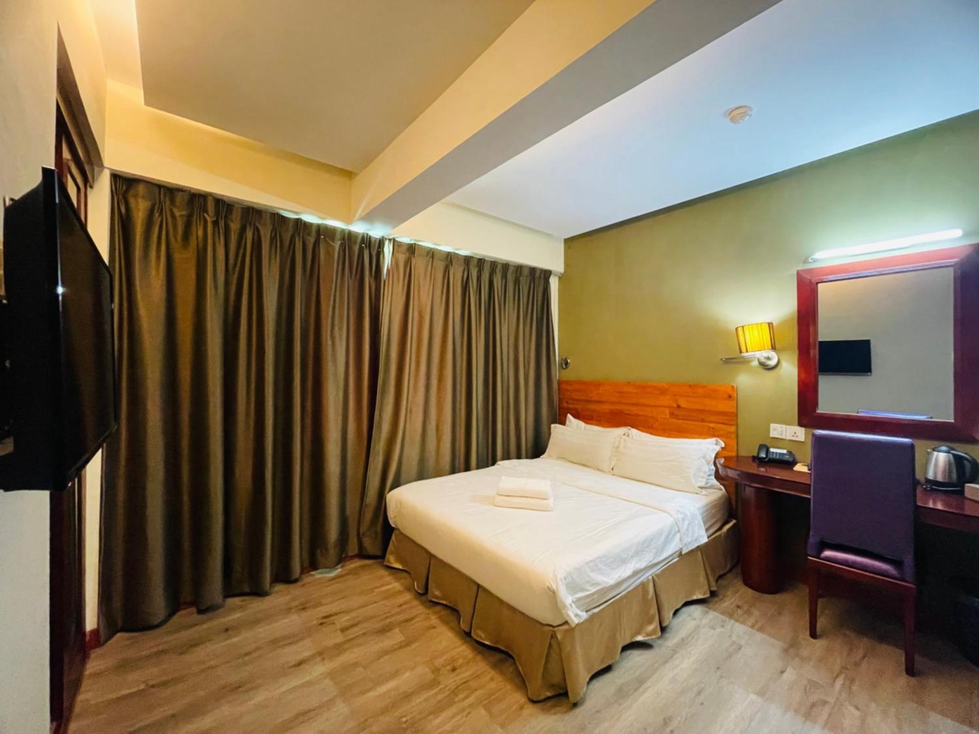 Celyn City Hotel Kota Kinabalu Esterno foto